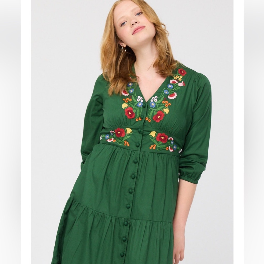 Elegant Green Embroidered Mid-Sleeve Dress